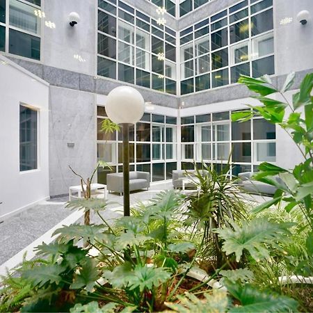 Two Bedroom - Central Peterborough Apartment - Bayard Apartments מראה חיצוני תמונה