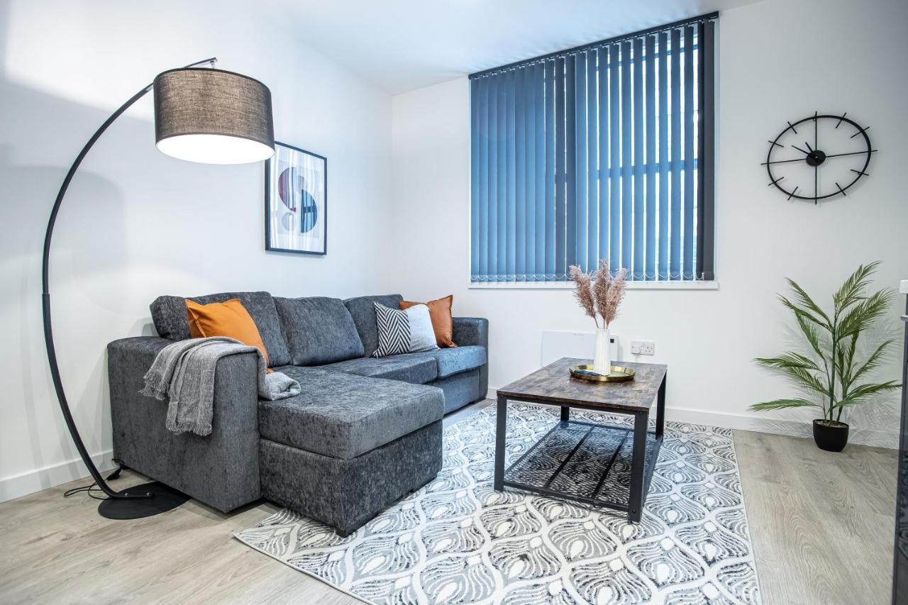 Two Bedroom - Central Peterborough Apartment - Bayard Apartments מראה חיצוני תמונה